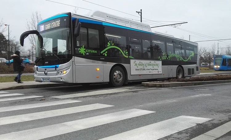 bus à proximité autour de moi