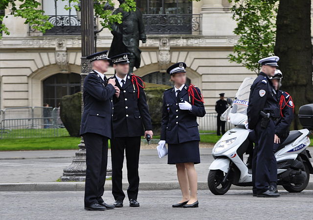 police à proximité autour de moi