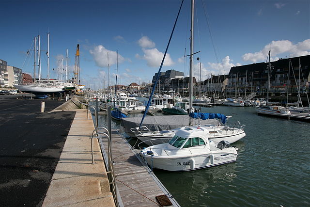 port à proximité autour de moi